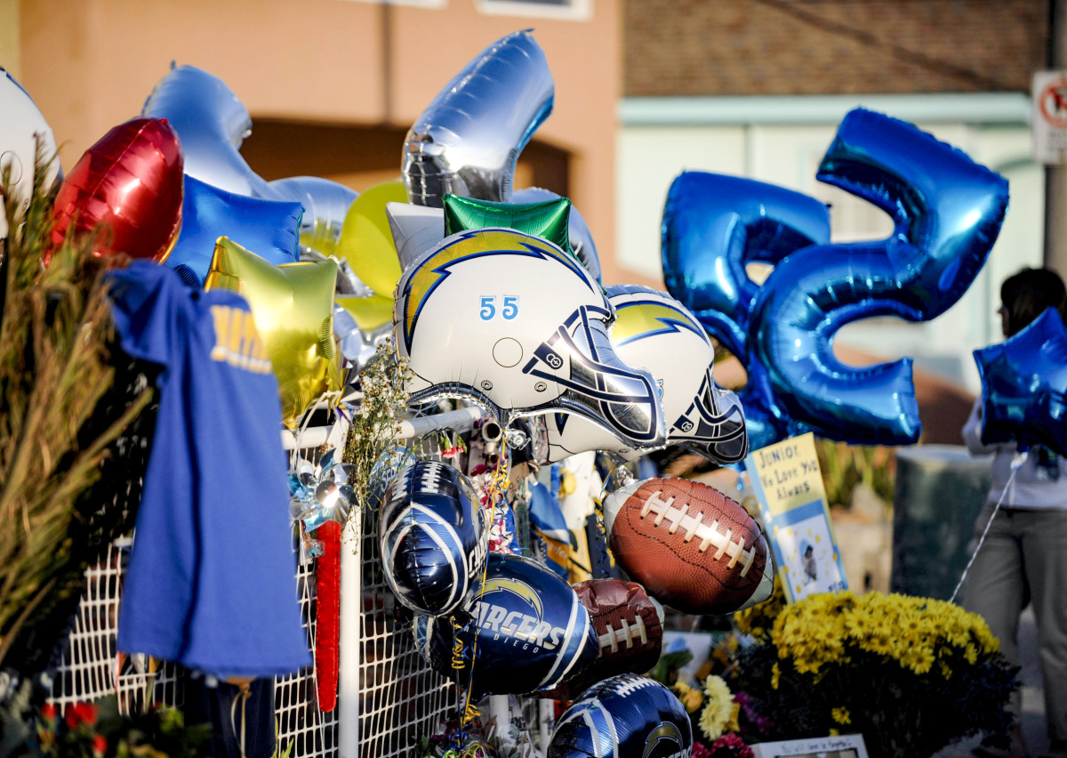 Harris and Crockett were each affected deeply by the manner and circumstances of Seau’s death.